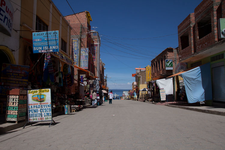 Bolivia: Copacabana - Hotel Gloria: Streets