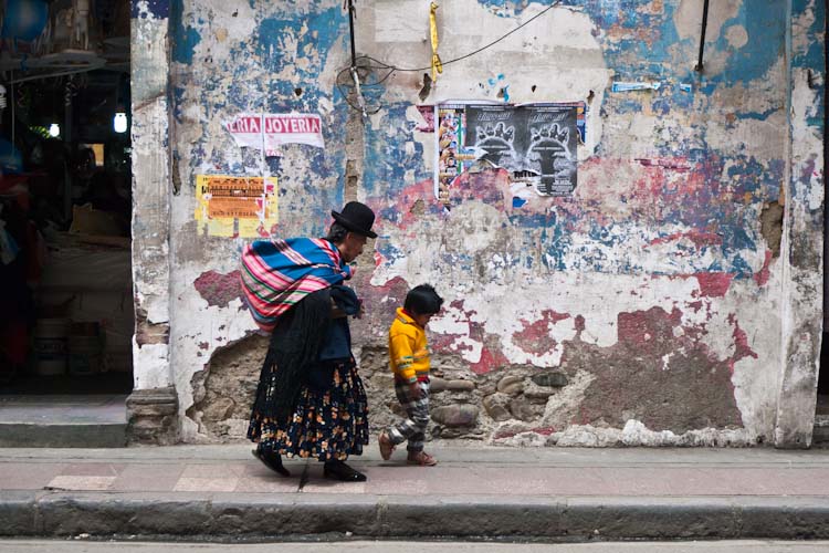 Bolivia: La Paz - street life