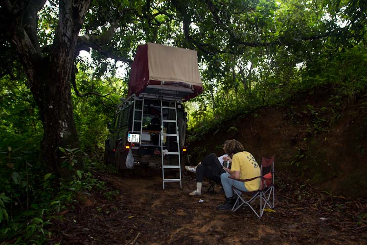 Costa Rica: Central Highlands - middle of Nowhere: under the Mango Tree