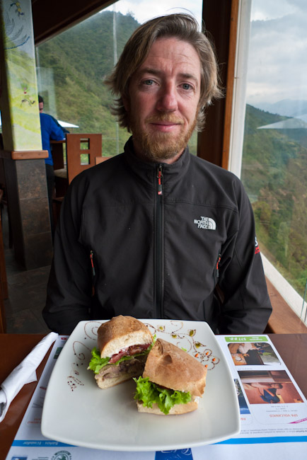 Ecuador: Banos - Luna Runtun: Birthday Lunch