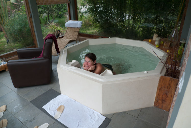 Ecuador: Ibarra - Buddha Spa: Jacuzzi Time