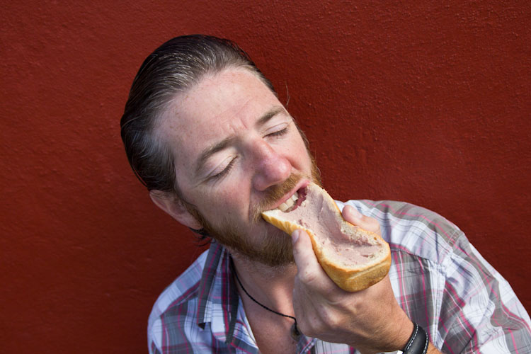 Ecuador: Ibarra - yummi Liver Wurst Bun