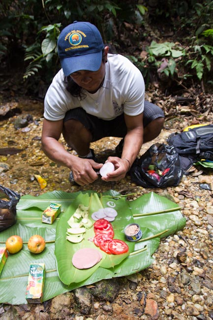 Ecuador: Mishualli - Jatun Sacha: lunch time