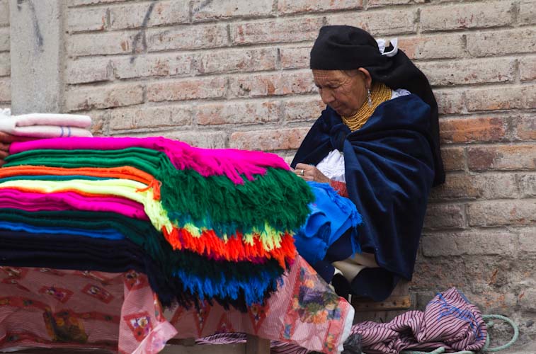 Ecuador: Otavalo - people