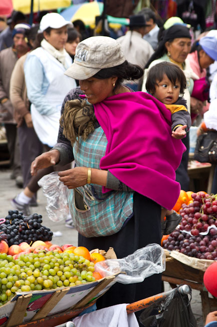 Ecuador: Otavalo - people