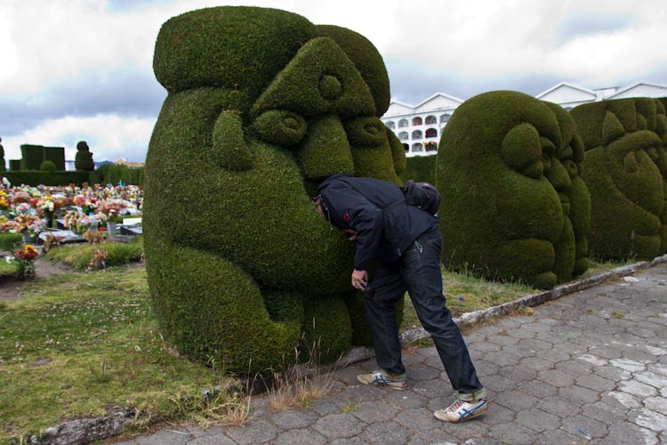 Ecuador: Tulcan - Cementery