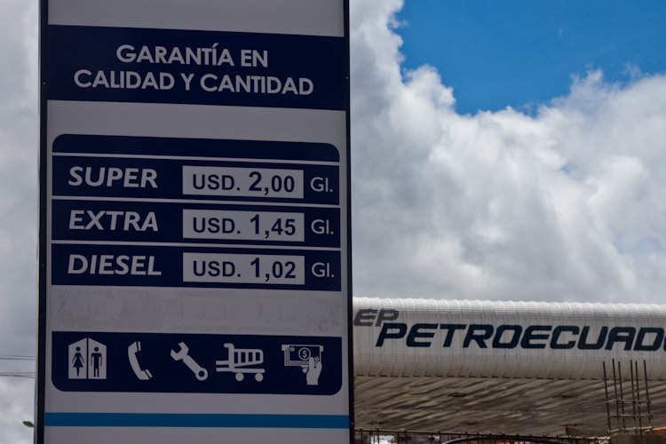 Ecuador: with this prices we like to fill up the tank