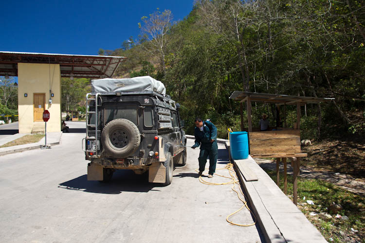 Cleaning the car at El Florido Border ...