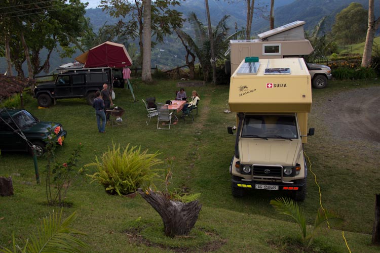 Colombia: Coffee Region - Salento: meeting Overlander