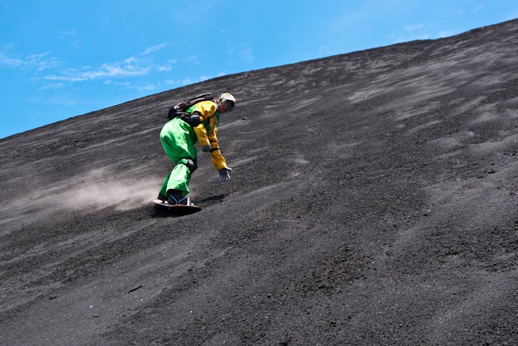 Nicaragua: Cerro Negro Volcano Boarding