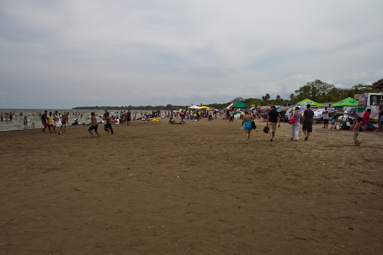 Nicaragua: San Jorge; easter madness