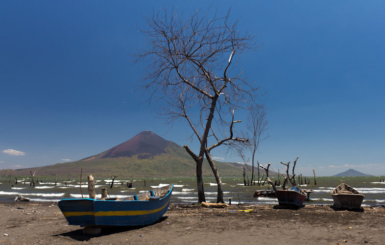 Nicaragua: Volcano Momotombo on Lake Managua