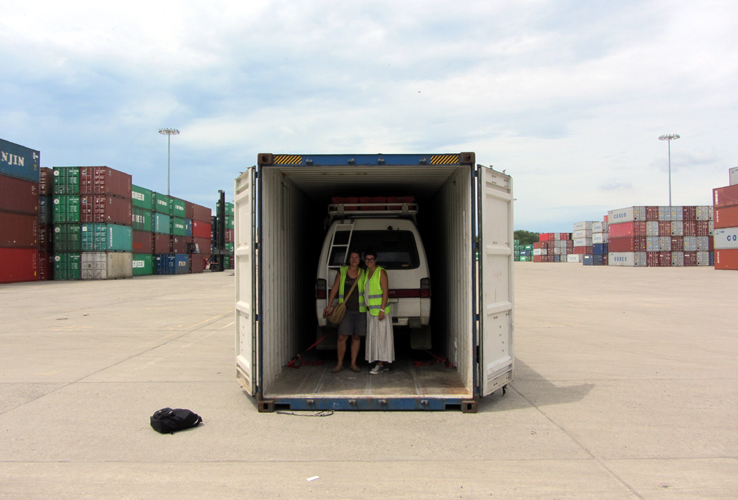 Panama: Colon - Container Loading
