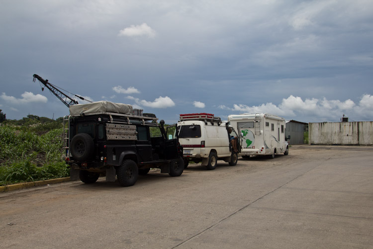 Panama: Colon - ... Waiting ...