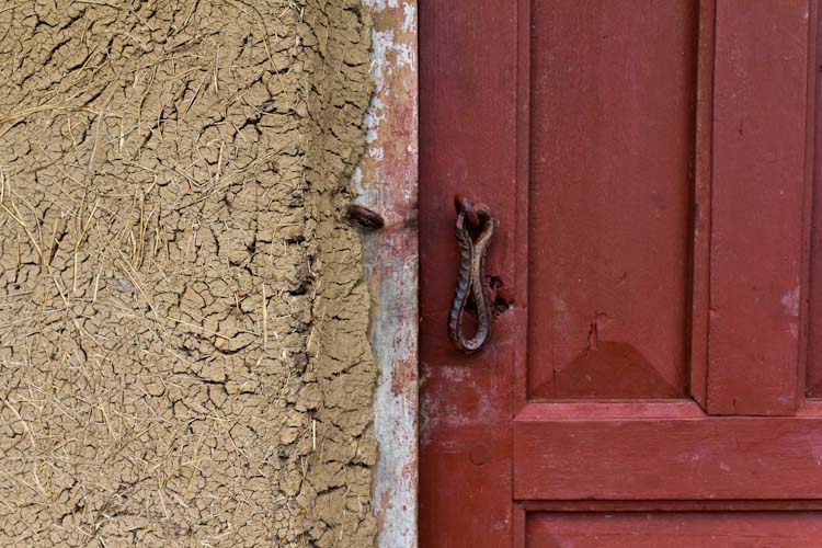 Peru: Cruz Pata - Simple Mud House