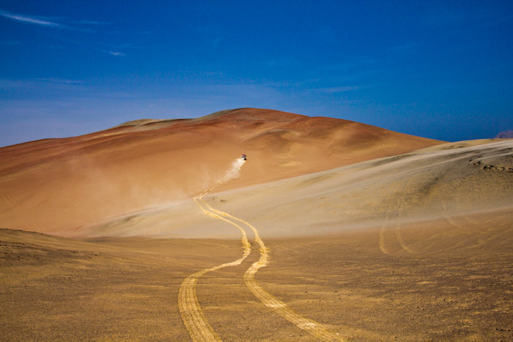 Peru: Reserva Paracas - Fun in the dunes