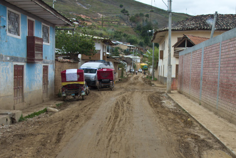 Peru: muddy village roads ...
