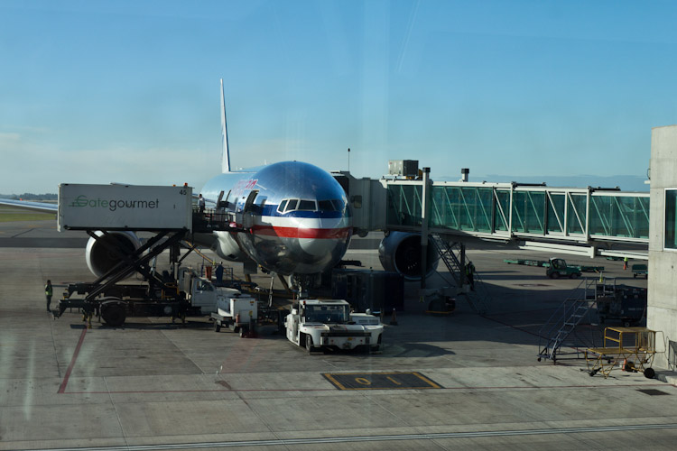 Argentina: Buenos Aires - Airport:the cage for the next 8 hours