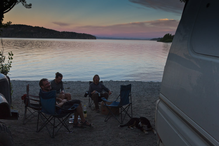 Argentina: Lake District - Bariloche: Lake Campsite2