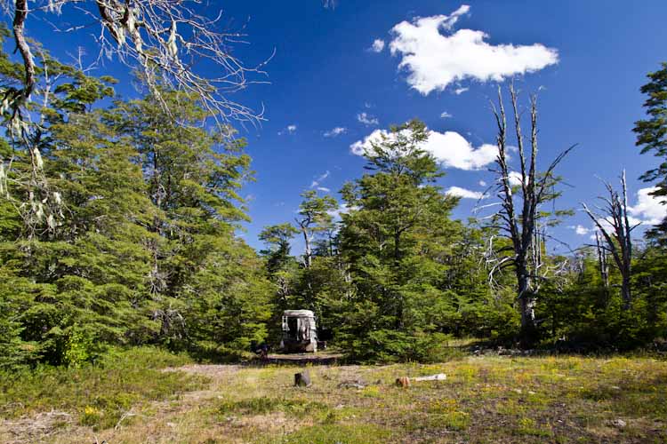 Chile: NP Conguillio - Campsite outside the park