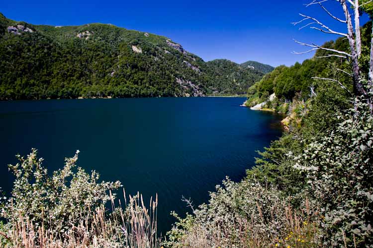 Chile: Paso Mamuil Malal - Lagoon