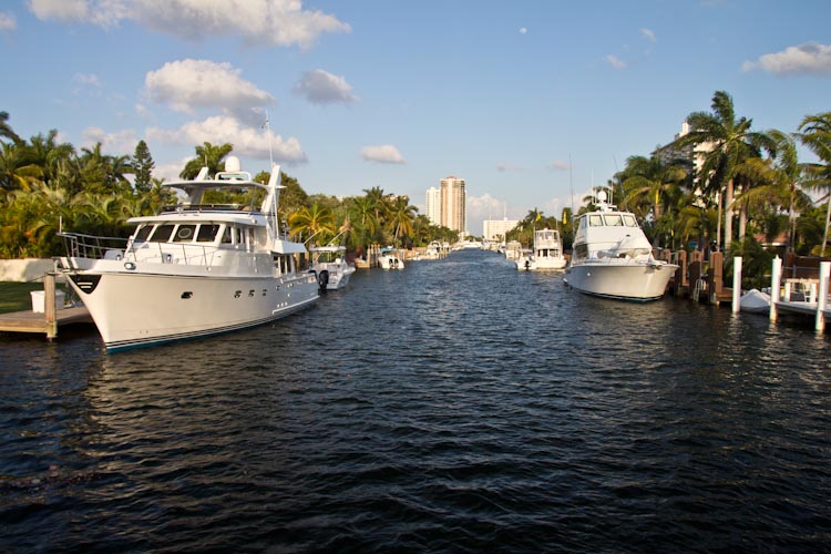 USA: Florida - Fort Lauderdale: big boats and houses