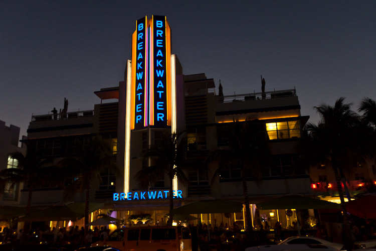 USA: Florida - Miami Beach: By Night