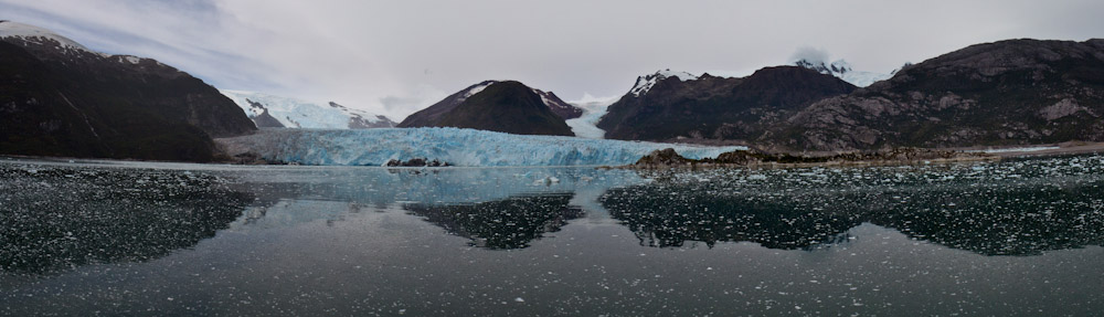 NAVIMAG - visiting a glaciar