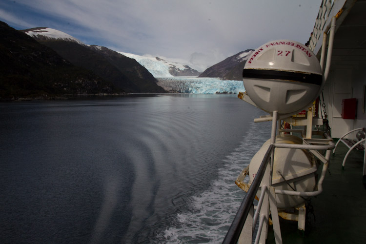 NAVIMAG - visiting a glaciar