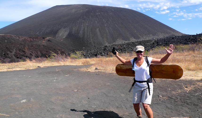 Nicaragua: Cerro Negro - lets start to climb and later on to board down